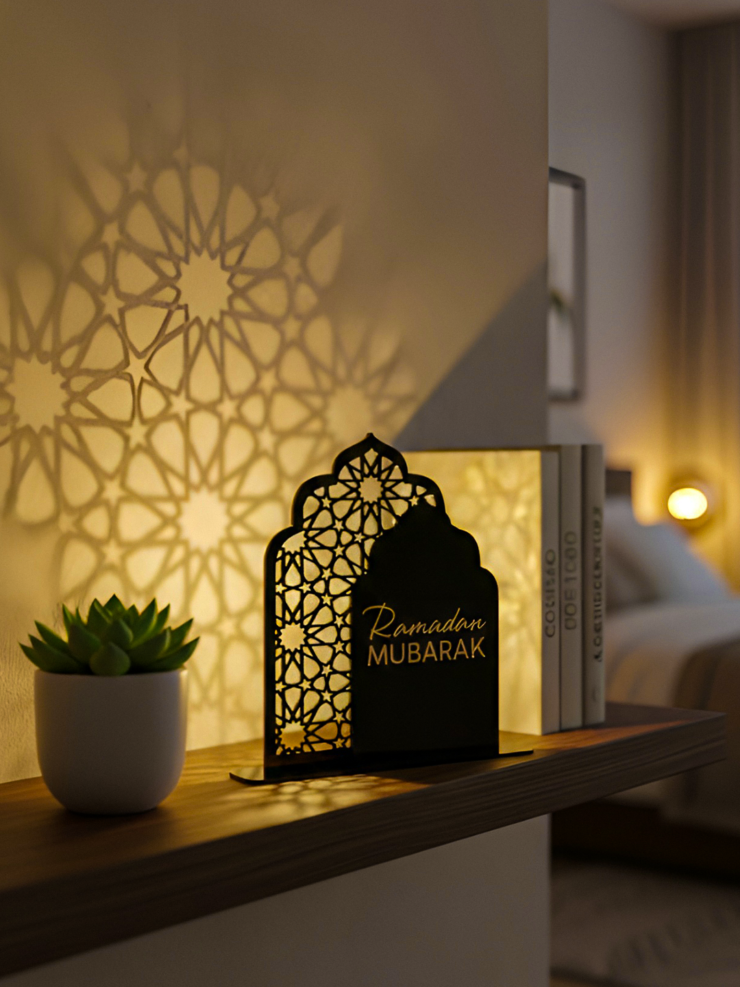 Ramadan Mubarak Silhouette Stand